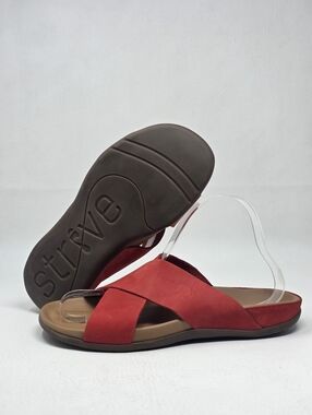 Strive Palma Women's Leather Cross Strap Sandals Size‎ US 7 Pre-owned